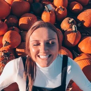 Meet your Posher, Olivia